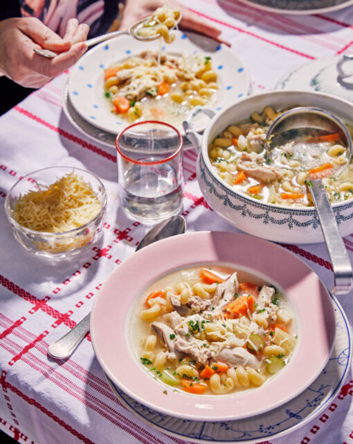 chicken-noodle-soup-sofie-dumont-chef-scaled_1020x1280_bijgeknipt