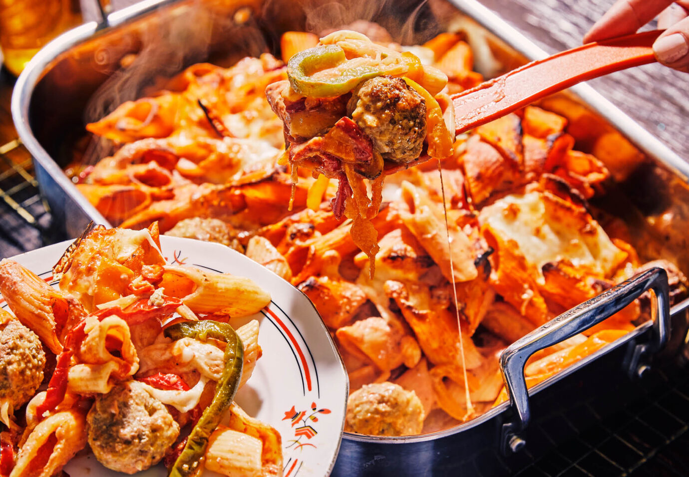 Penne met meatballs en geroosterd paprika uit de oven Sofie Dumont Chef