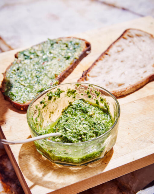 pesto-met-koriander-sofie-dumont-chef-scaled_1020x1280_bijgeknipt